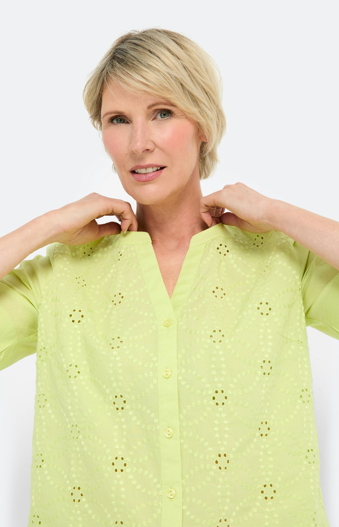 Bluse mit Broderie-Stickerei, limone