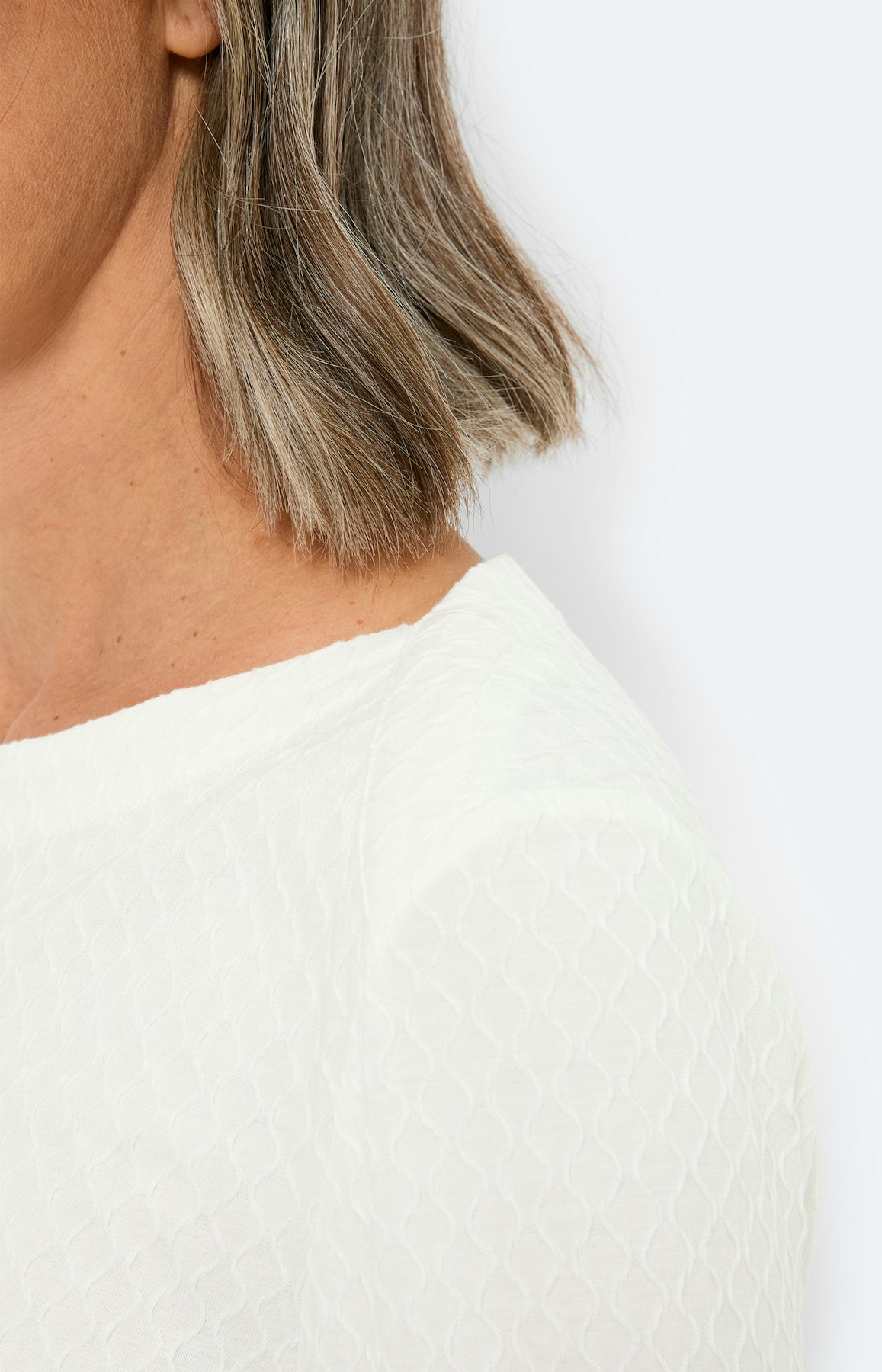 Weißes Shirt mit Struktur und 3/4-Arm