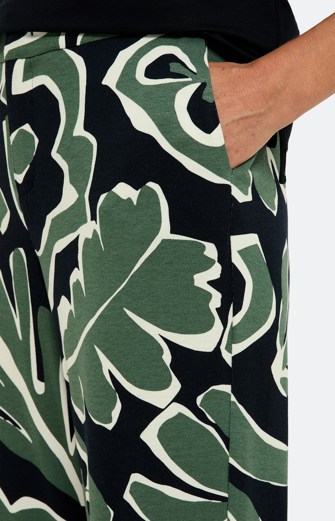 Floral gemusterte Marlenehose 30Inch