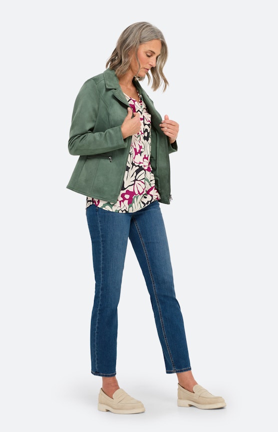 Neue Saison – leuchtende Looks für einen starken Start
 Inspiration aus der Kollektion “Bright Beginnings”
