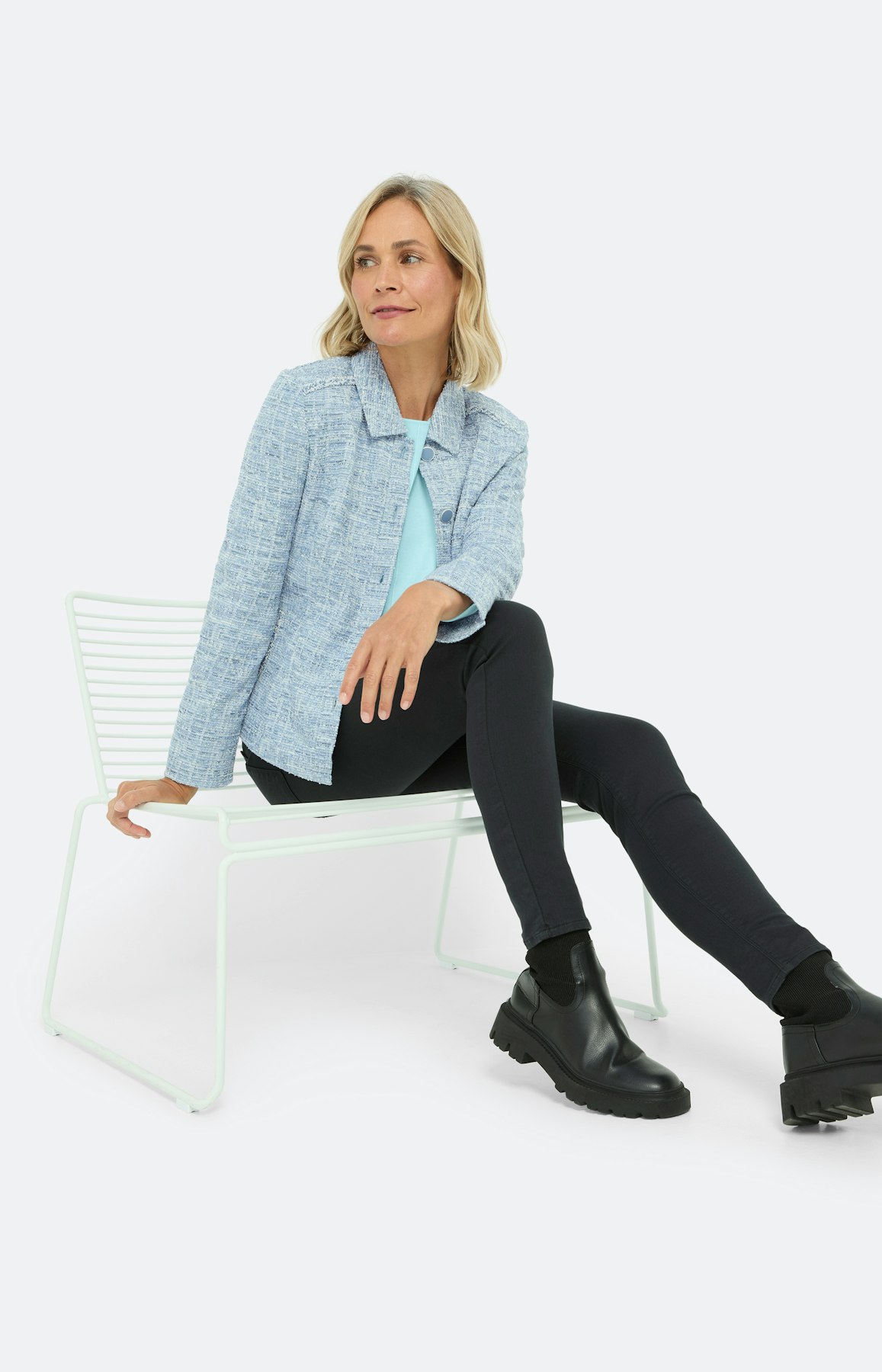 Boucléblazer met knopenlijst, lichtblauw