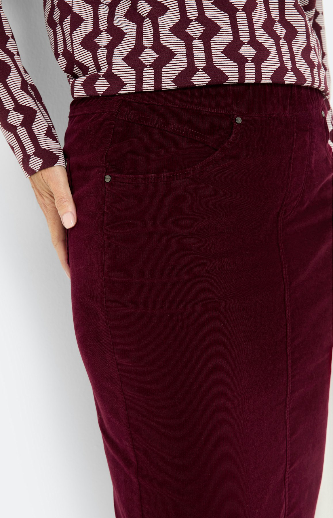 Kokerrok van cord, bourgondië