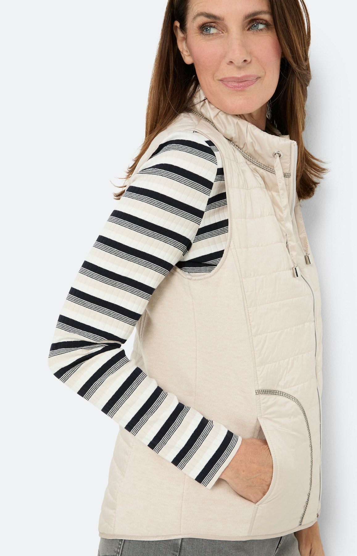 Bodywarmer in materialenmix, beige