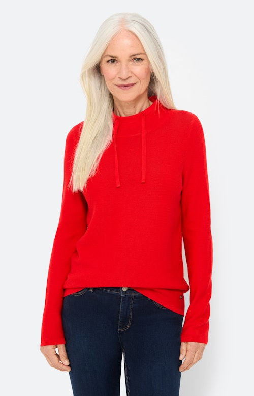 Trui met koord in de kraag, robijnrood