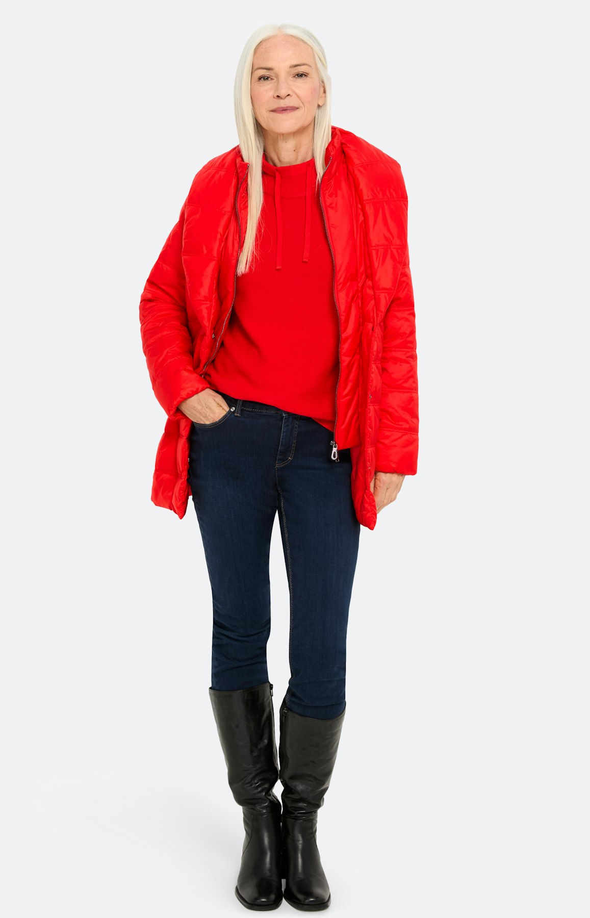 Trui met koord in de kraag, robijnrood