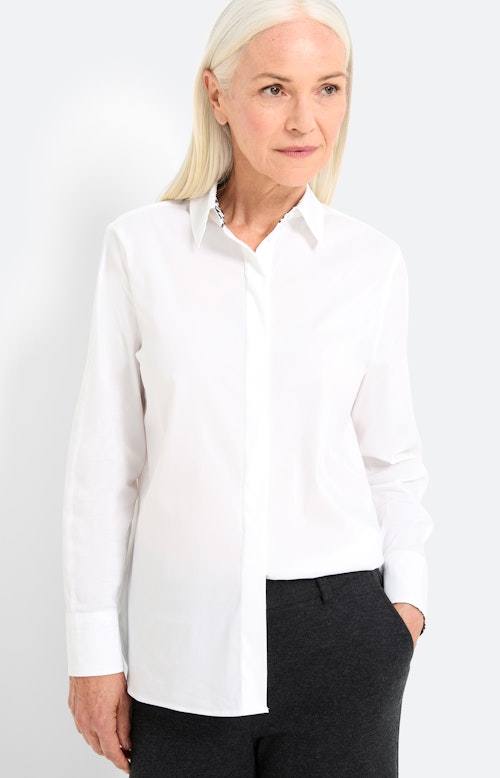 Blouse met een blinde knoopsluiting, wit