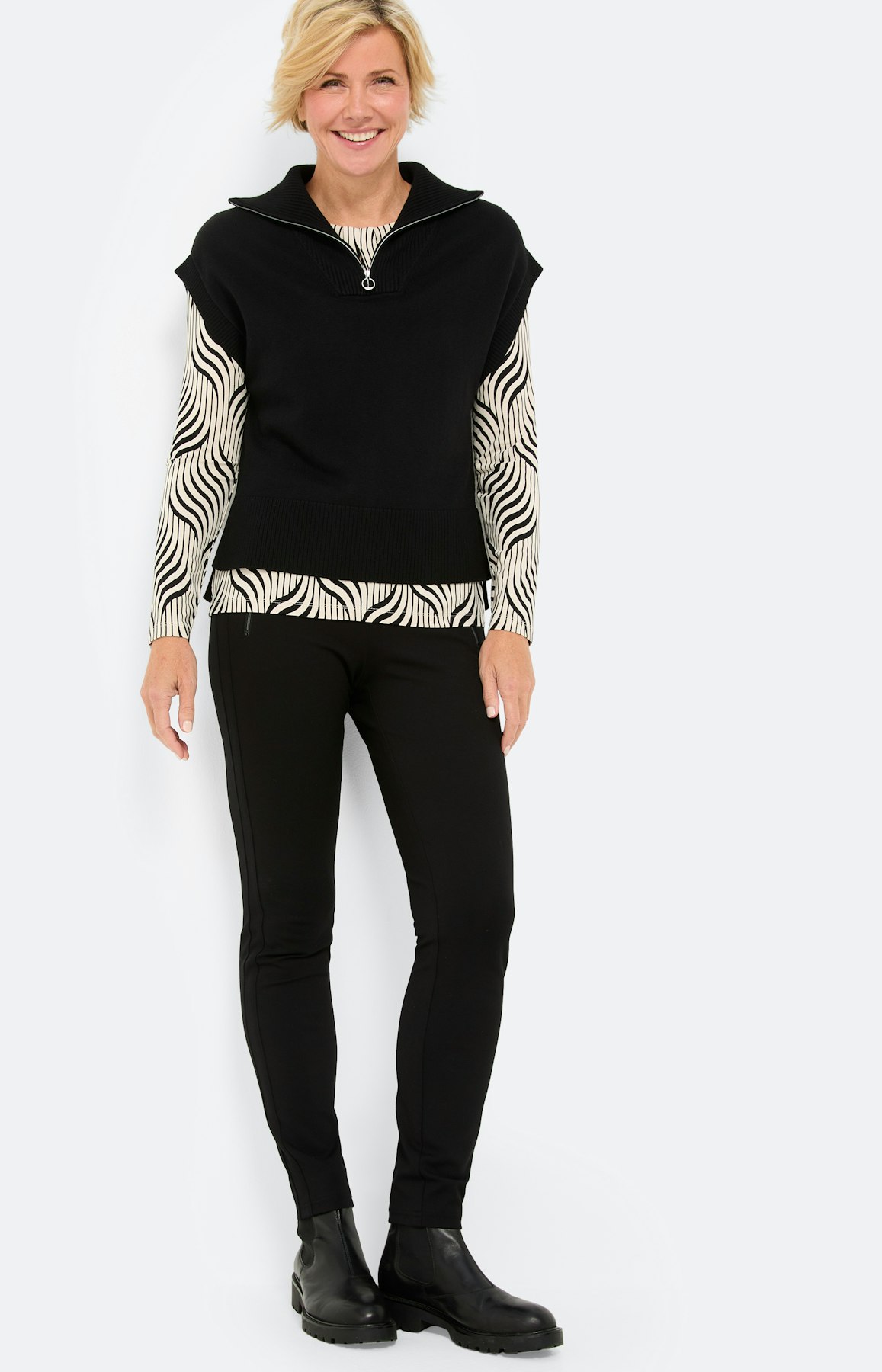 Shirt met lange mouwen en oogje, crème