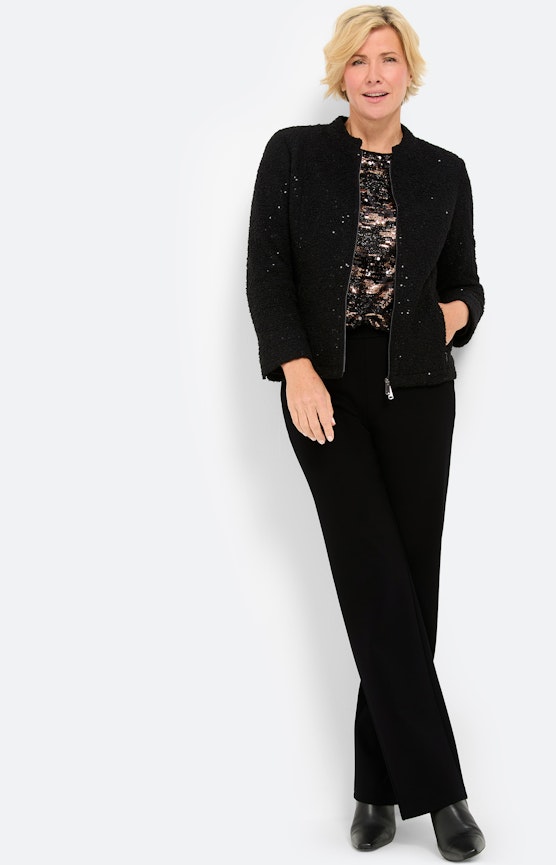 Luxueuze materialen, zacht glanzende oppervlakken en moderne snitten combineert tot een look
 Inspiratie uit de collectie "Golden Glam"
