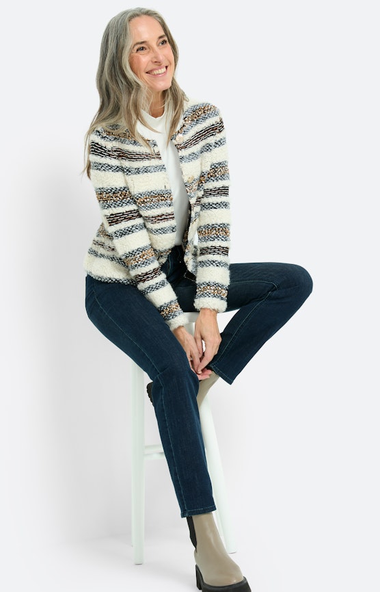 Luxueuze materialen, zacht glanzende oppervlakken en moderne snitten combineert tot een look
 Inspiratie uit de collectie "Golden Glam"
