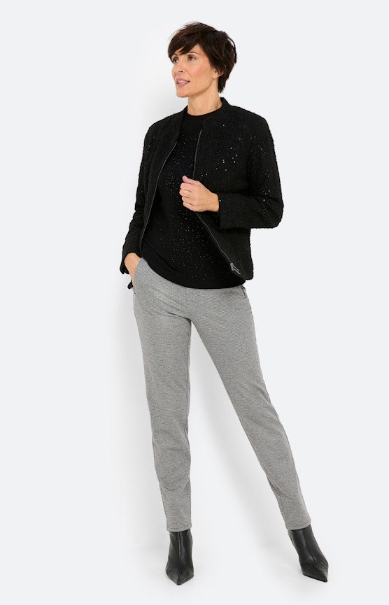 Glinsterende details en vrouwelijke silhouetten maken van elke look een statement
 Inspiratie uit de collectie "Winter Sparkle"
