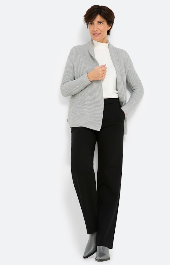 Glinsterende details en vrouwelijke silhouetten maken van elke look een statement
 Inspiratie uit de collectie "Winter Sparkle"
