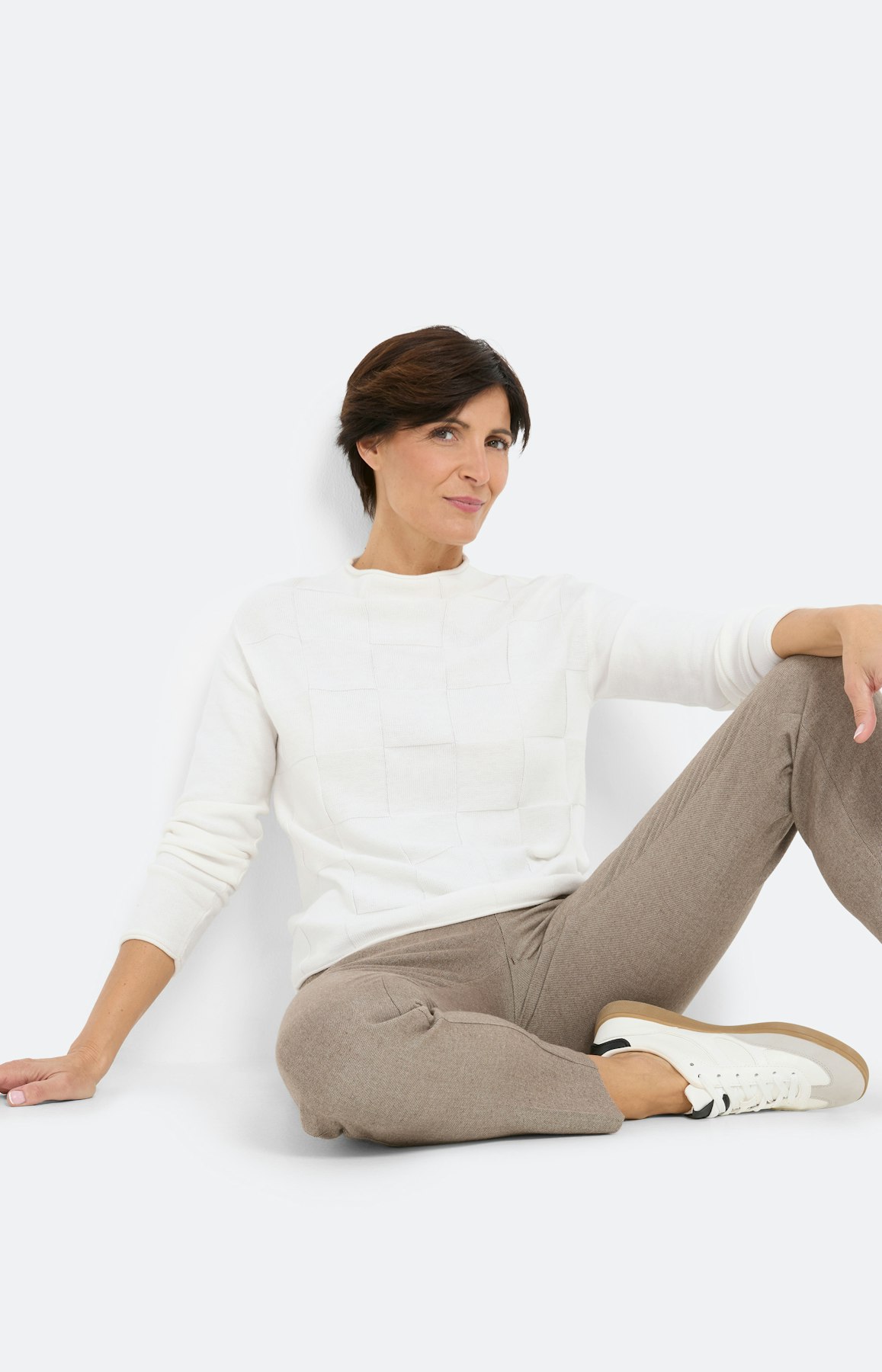 Trui met een opstaande kraag, wit