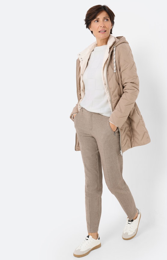 Glinsterende details en vrouwelijke silhouetten maken van elke look een statement
 Inspiratie uit de collectie "Winter Sparkle"
