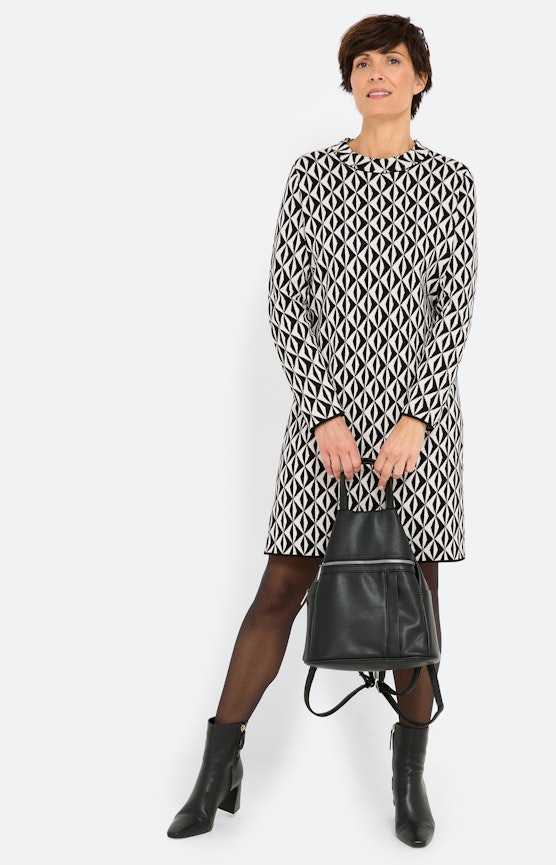 Glinsterende details en vrouwelijke silhouetten maken van elke look een statement
 Inspiratie uit de collectie "Winter Sparkle"
