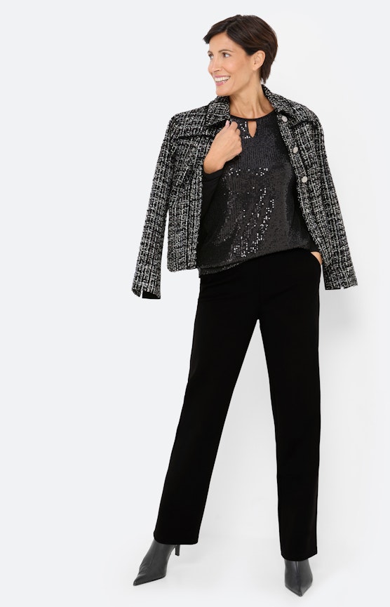 Glinsterende details en vrouwelijke silhouetten maken van elke look een statement
 Inspiratie uit de collectie "Winter Sparkle"
