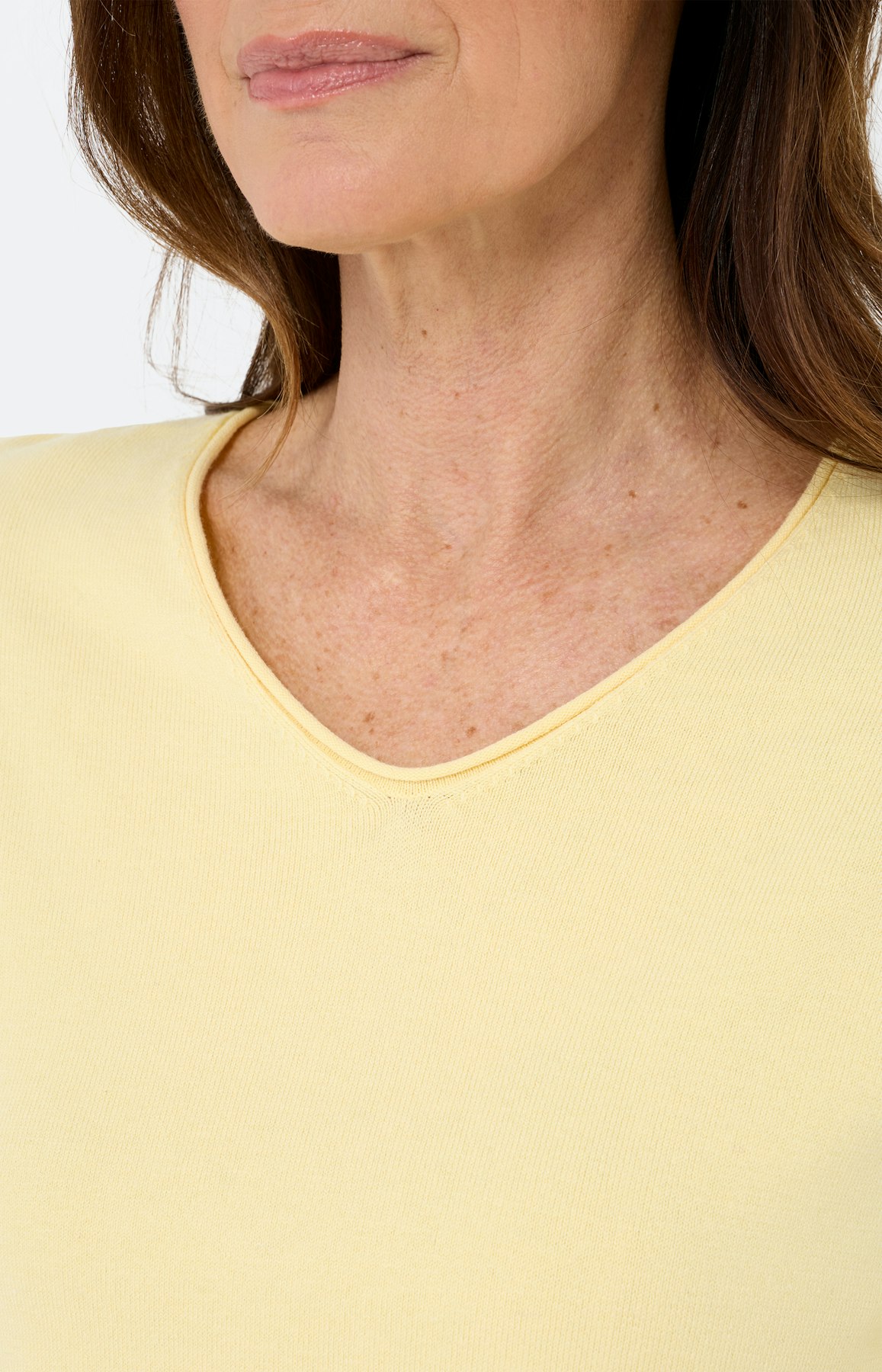 Trui met een V-hals, lichtgeel