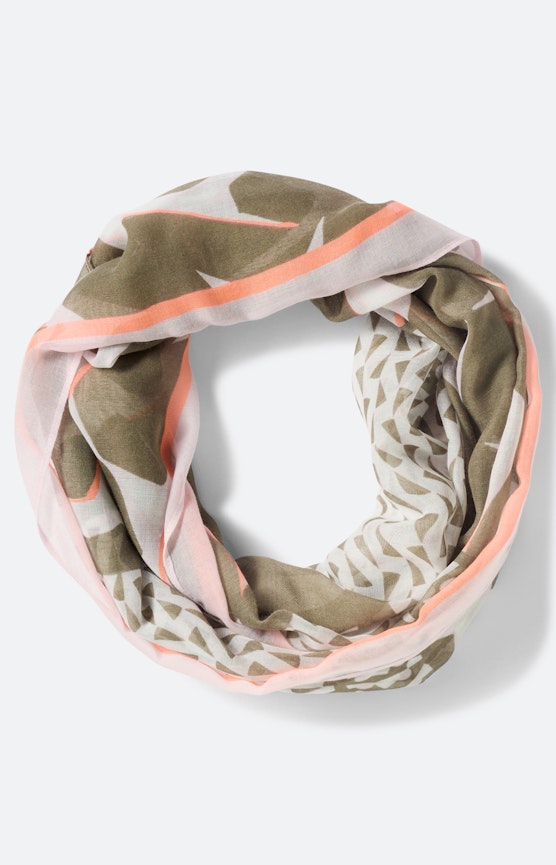 Colsjaal met patchworkprint, kaki