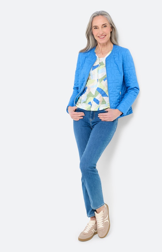 Moderne damesmode voor de lente
 Inspiratie uit de collectie "Spring Motion"
