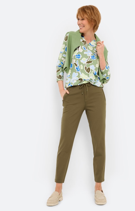 Moderne damesmode voor de lente
 Inspiratie uit de collectie "Spring Motion"
