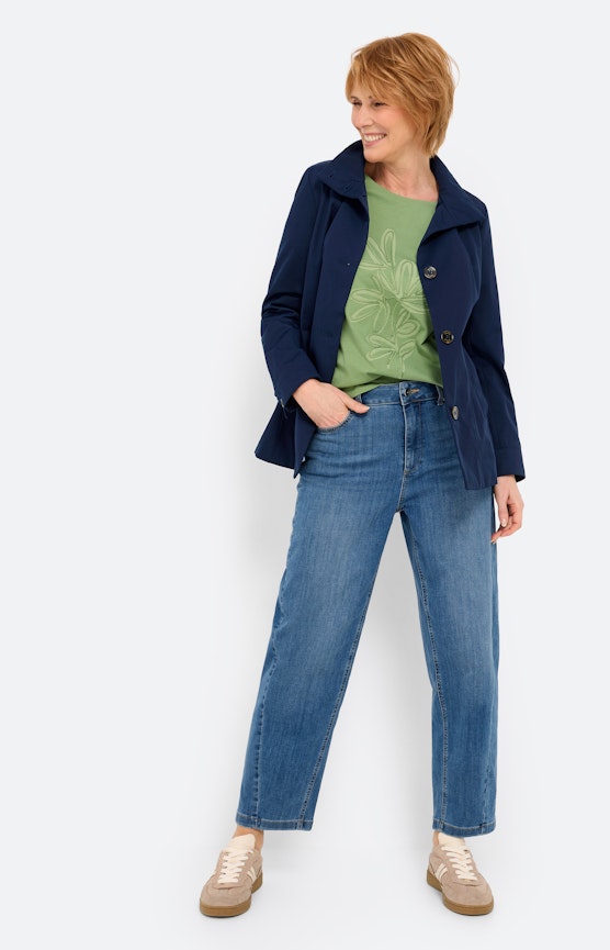 Moderne damesmode voor de lente
 Inspiratie uit de collectie "Spring Motion"
