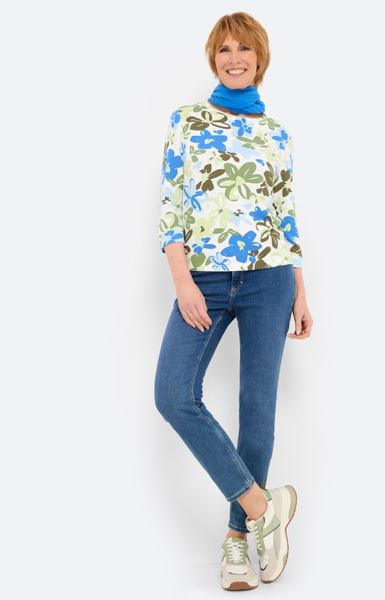 Moderne damesmode voor de lente
 Inspiratie uit de collectie "Spring Motion"
