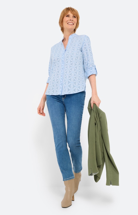 Moderne damesmode voor de lente
 Inspiratie uit de collectie "Spring Motion"
