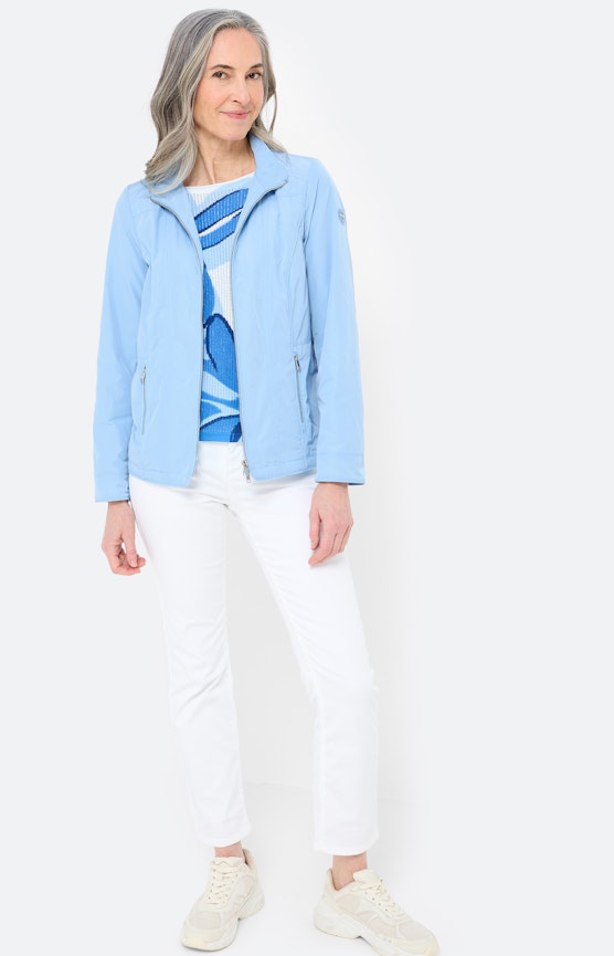 Moderne damesmode voor de lente
 Inspiratie uit de collectie "Spring Motion"
