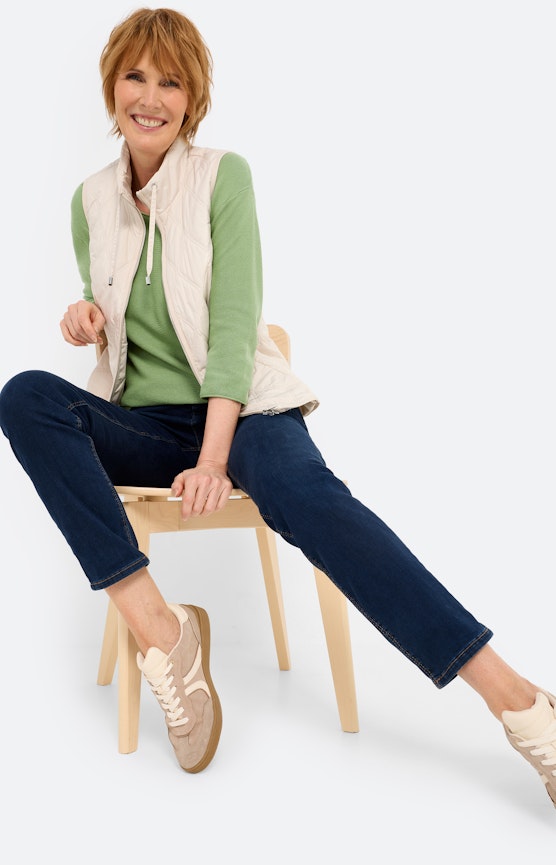 Moderne damesmode voor de lente
 Inspiratie uit de collectie "Spring Motion"
