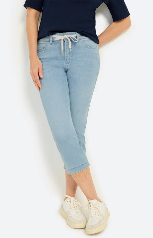 Capri-Jeans mit Bindegürtel, light denim