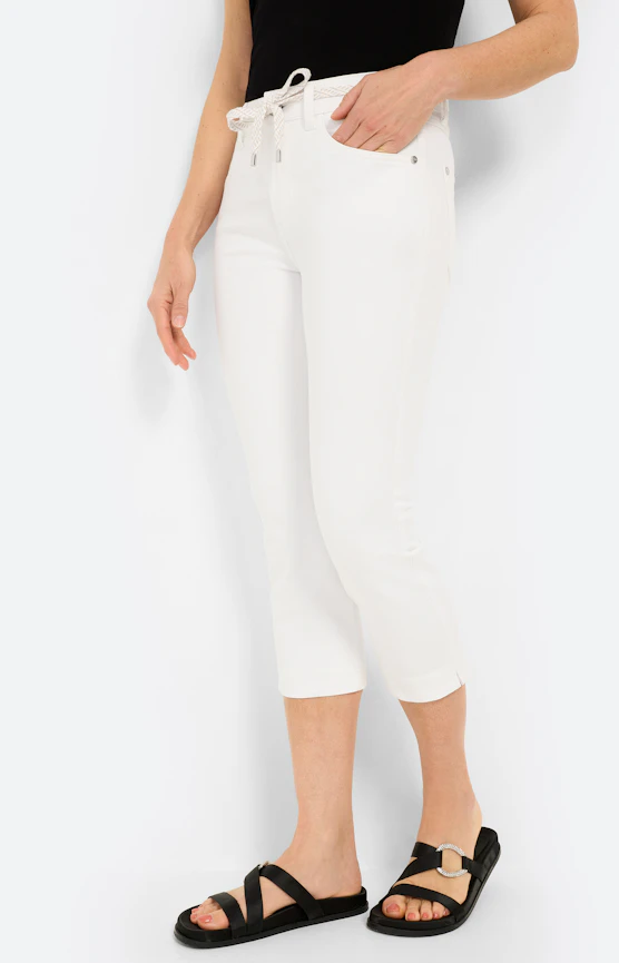 Capri-Jeans mit Bindegürtel, weiß