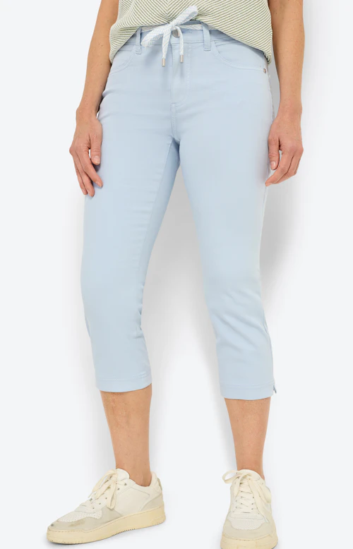 Capri-Jeans mit Bindegürtel, hellblau