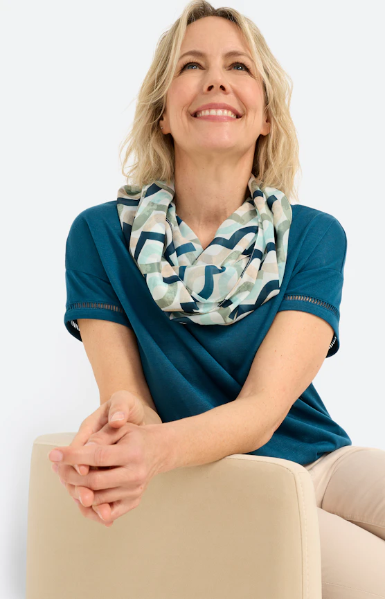 Colsjaal met print all-over, petrol