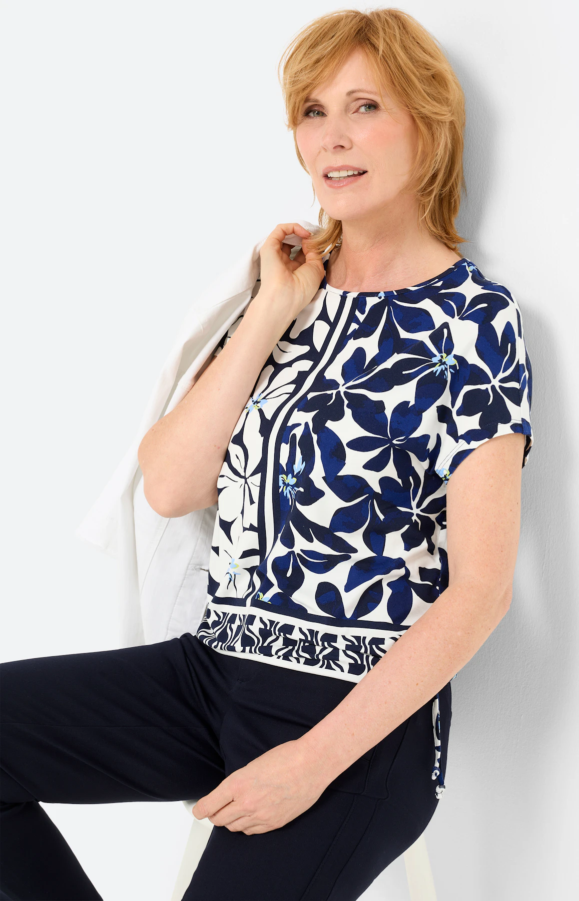 T-shirt met rijgkoord in de zoom, navy