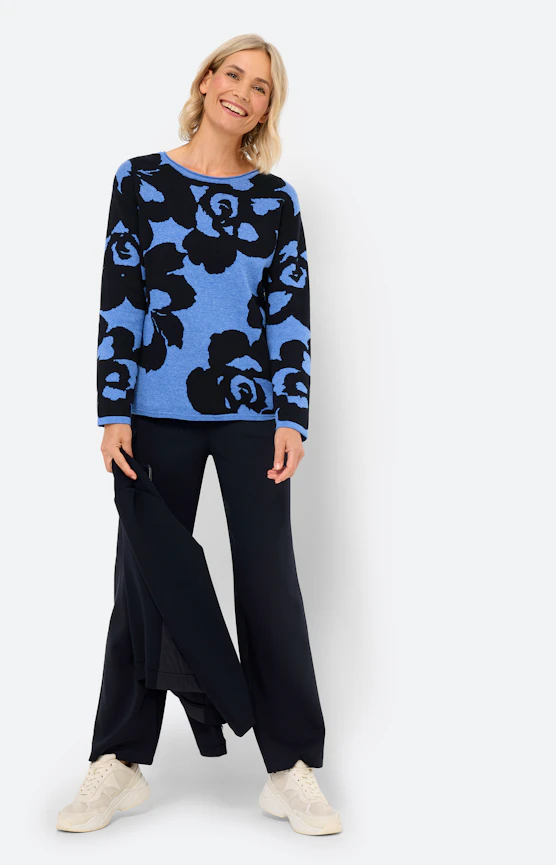 Stijlvolle ruitjes, bloemenprints, zachte corduroy en verfijnde details van suède
 Inspiratie uit de collectie "Brown & Blue Glam"
