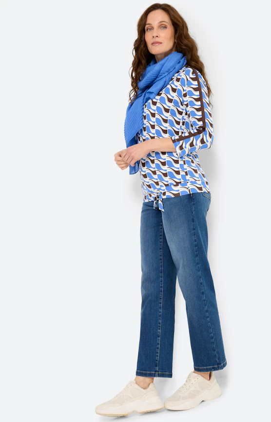 Stijlvolle ruitjes, bloemenprints, zachte corduroy en verfijnde details van suède
 Inspiratie uit de collectie "Brown & Blue Glam"
