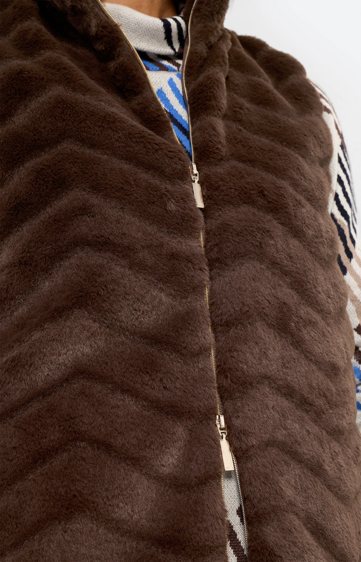 Gilet in vacht-look, donkerbruin