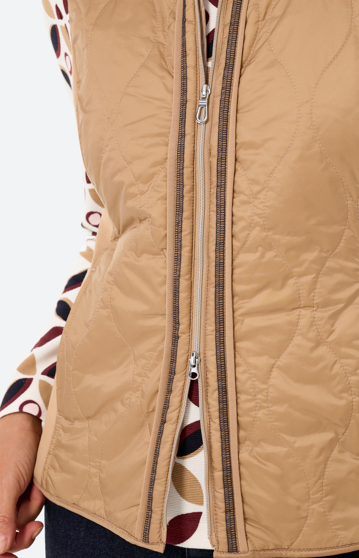 Bodywarmer met gestikte delen, karamel