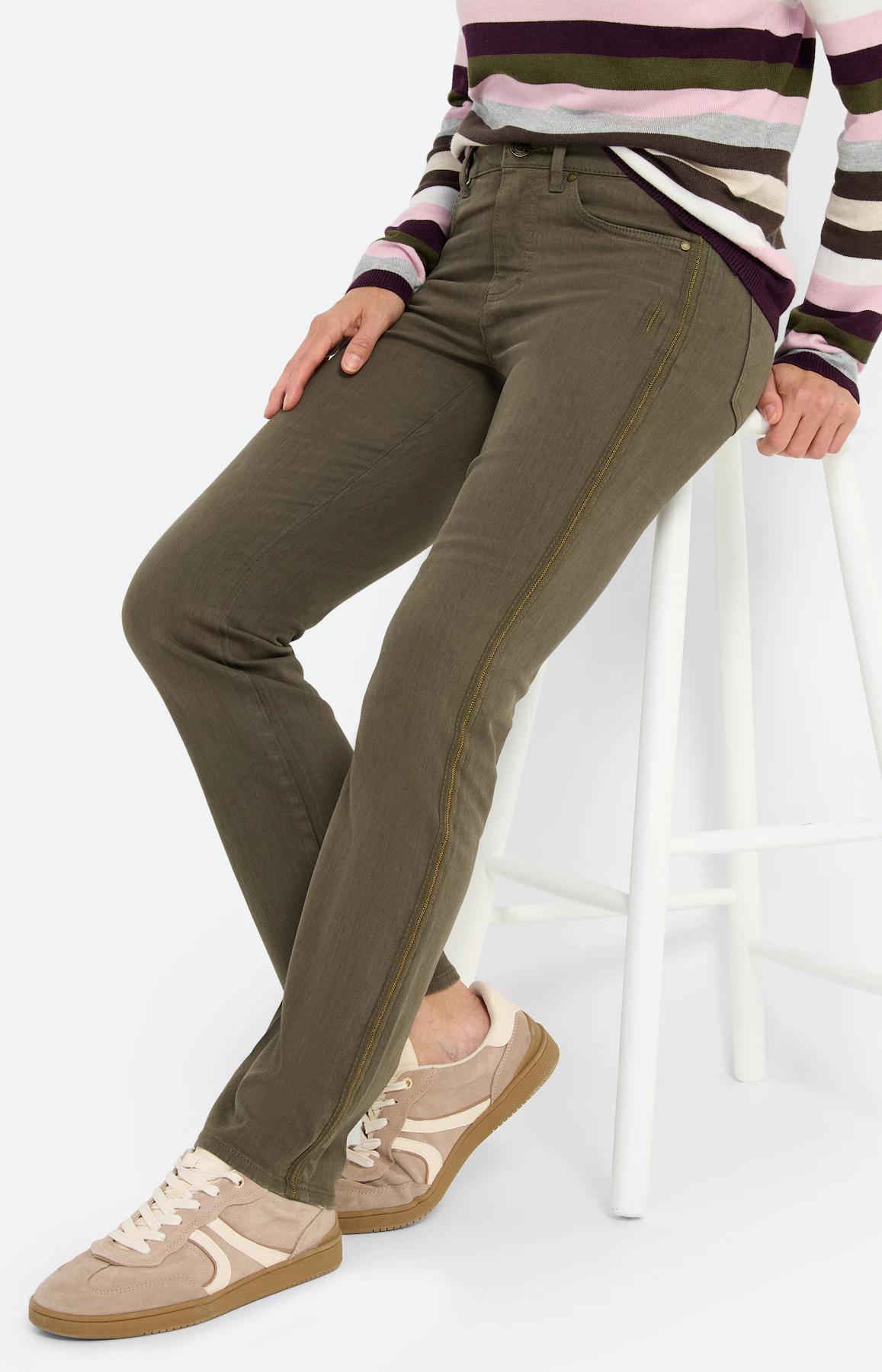 Jeans in regular fit 30 inch, olijf