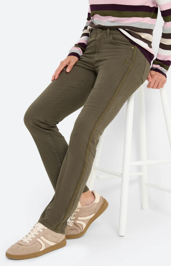 Jeans in regular fit 30 inch, olijf